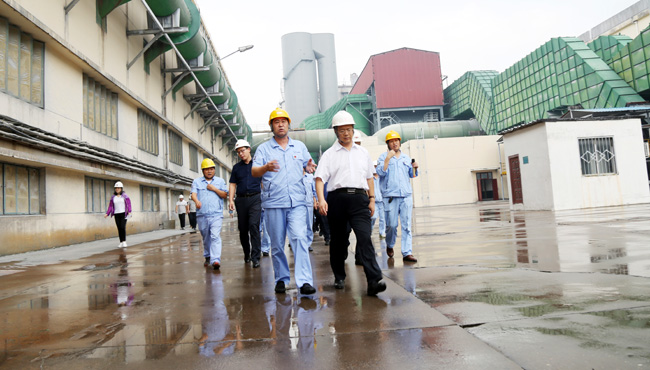 洛陽(yáng)市工信委組織到萬(wàn)基控股集團觀(guān)摩“三大改造”項目