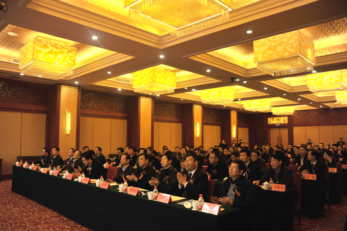 萬基控股集團與江蘇峰業(yè)科技環(huán)保集團簽訂戰(zhàn)略合作協議